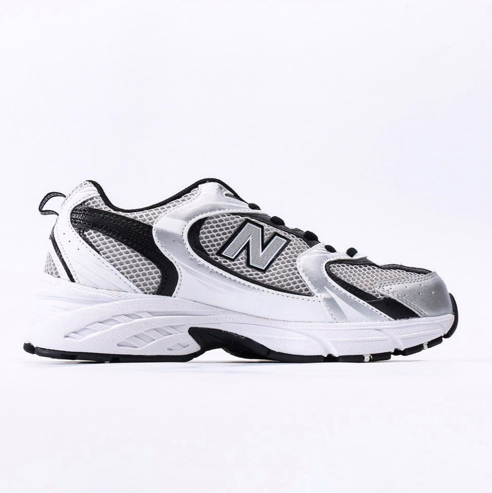 530 Metallic Black