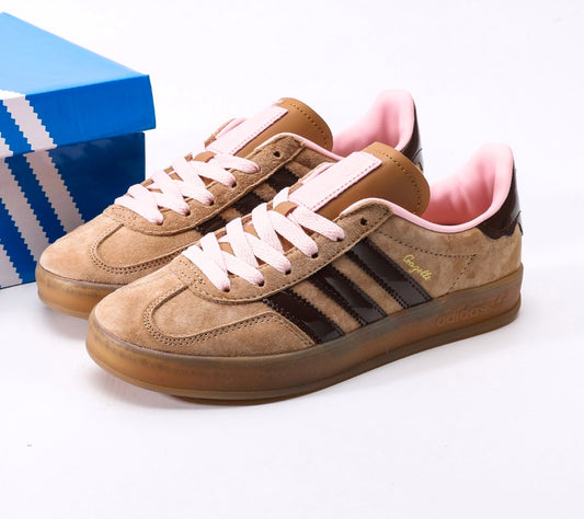 Gazelle (indoor) Black Pink Gum