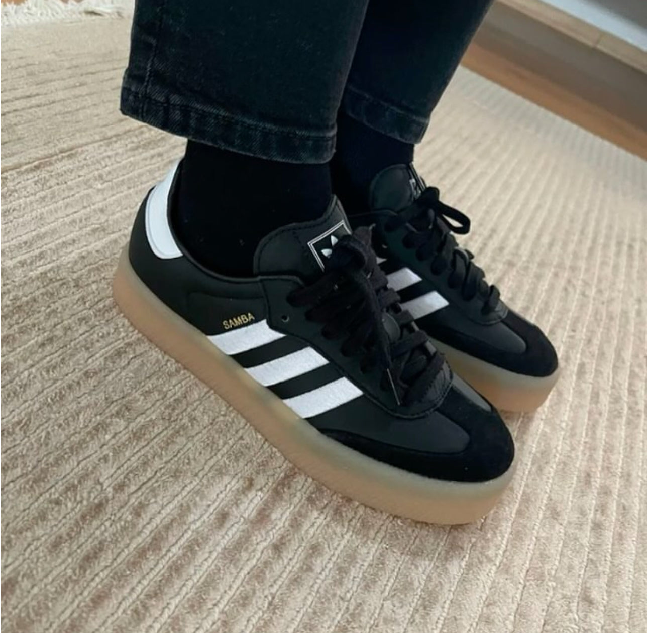 Sambae Black White Gum