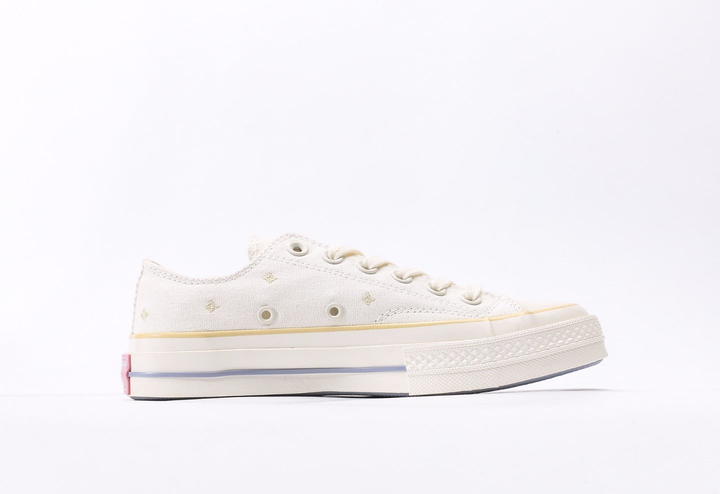 Converse low